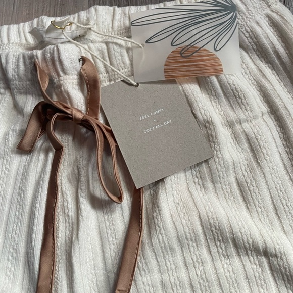 NWT Blu Pepper Two-Piece Cardigan and Jogger Lounge Set Cream — Size Medium - Picture 7 of 13